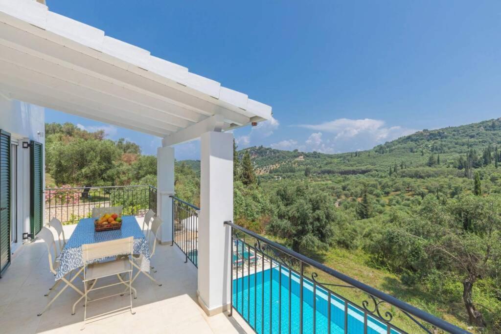 Villa Eleonas Strongyli  Exterior photo